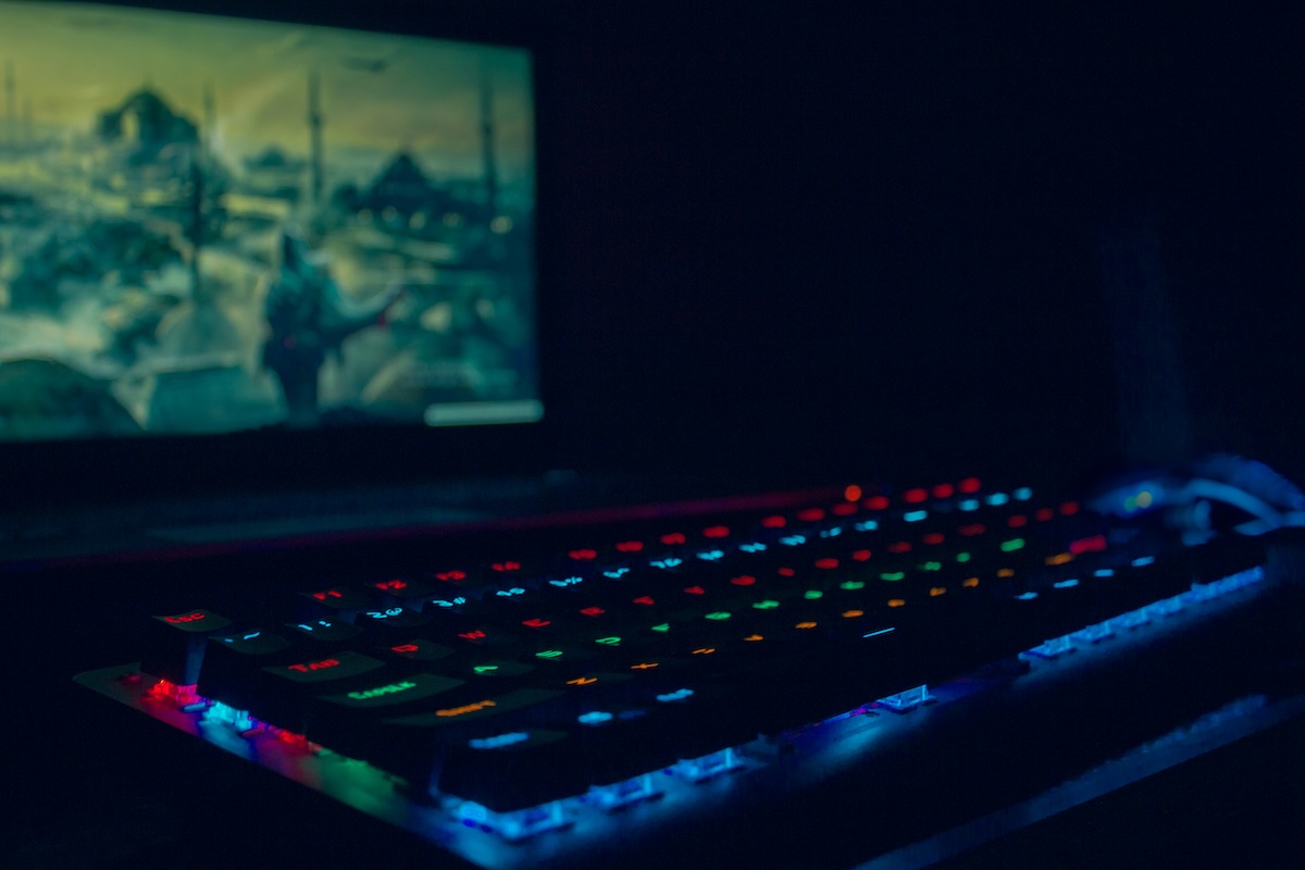 Gaming keyboard and setup for competitive play